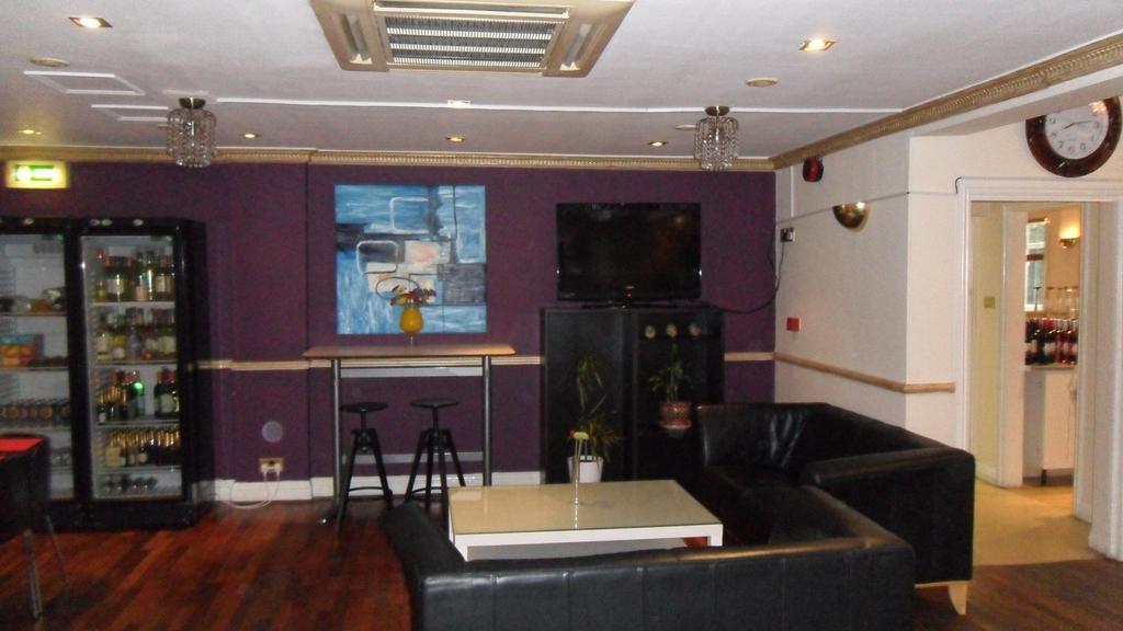 Skyways Hotel Slough Extérieur photo